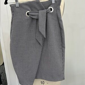 H&M Black and White Checkered Pencil Skirt